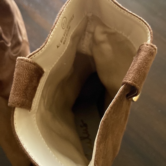 Beautiful Booties - Picture 3 of 5